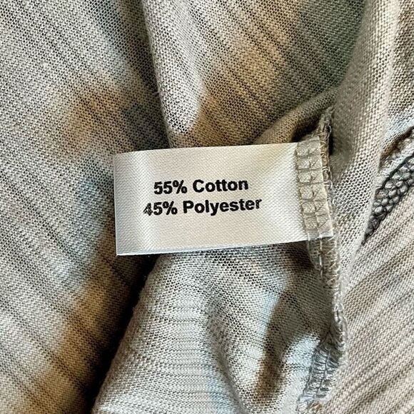 NWT Yak & Yeti Gray Tiered Short Sleeve T-shirt Size S/M - Picture 10 of 11